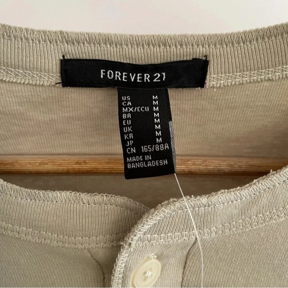 Forever 21 Henley Long Sleeve Shirt "Athletic" Logo Women's M Taupe Buttons - Picture 4 of 11